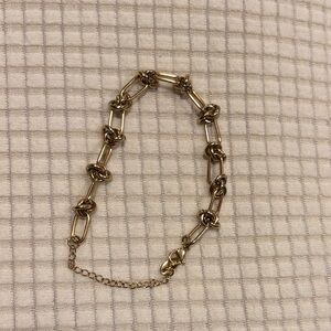 Elegant Gold Chain Bracelet